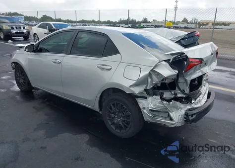 2017 Toyota Corolla Le z USA, uszkodzony, nr VIN 5YFBURHE5HP713219
